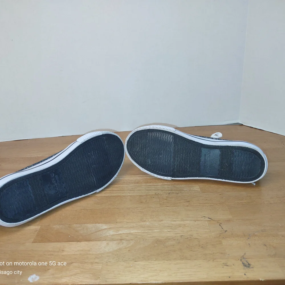 Kids Glitter Sneakers with White Laces - Picture 8 of 8